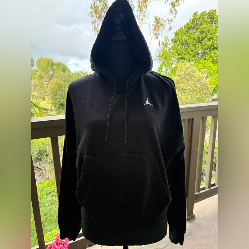 Jordan Brooklyn Black Fleece Hoodie women’s size M Loose Fit